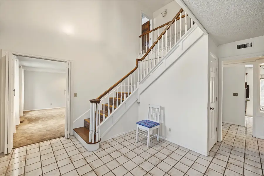 1624 Cherokee Hills Drive, Bartlesville, OK 74006 - #2