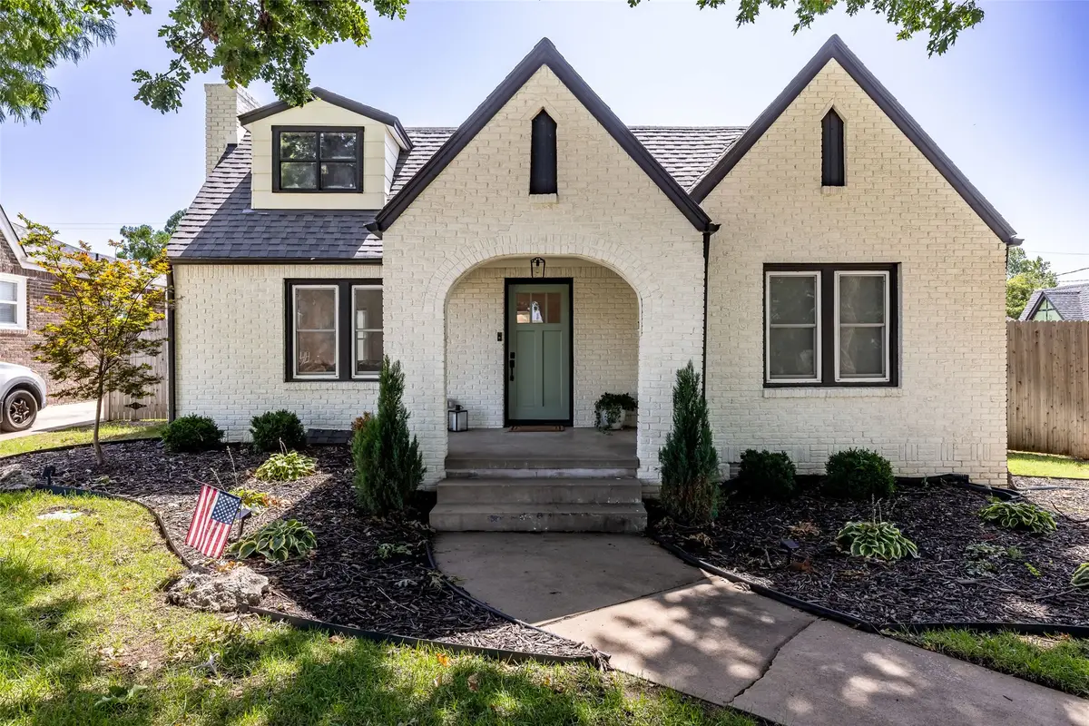 1547 S Columbia Place, Tulsa, OK 74104 - #1
