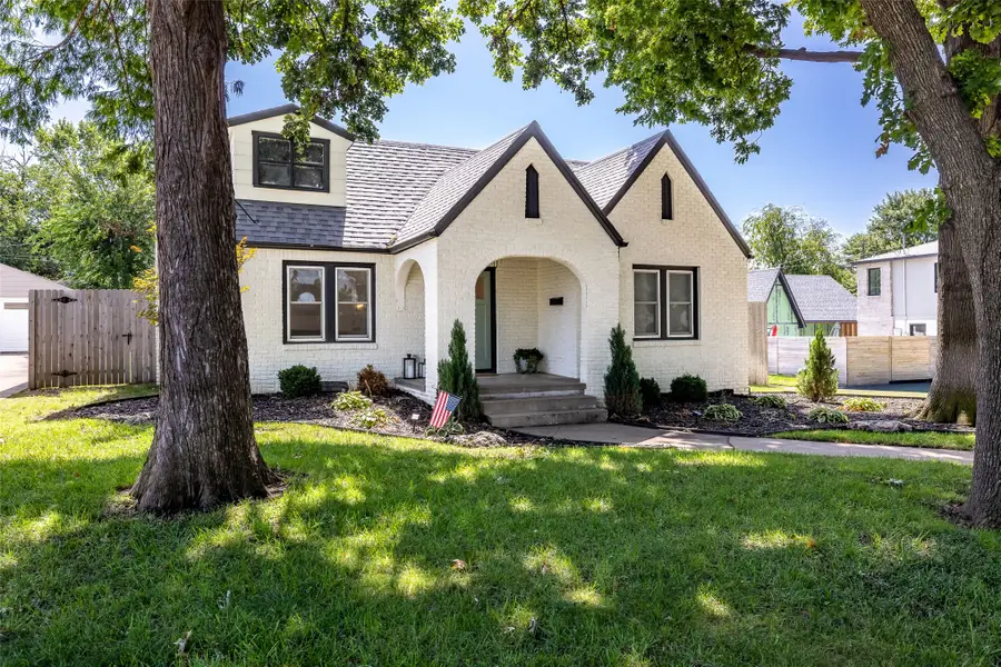 1547 S Columbia Place, Tulsa, OK 74104 - #2