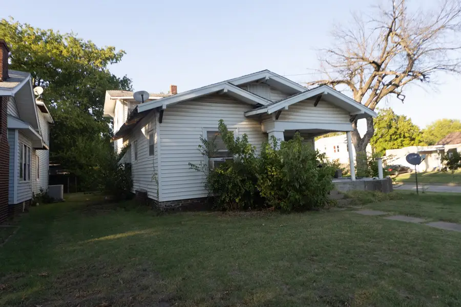 601 W Otoe Avenue, Ponca City, OK 74601 - #2
