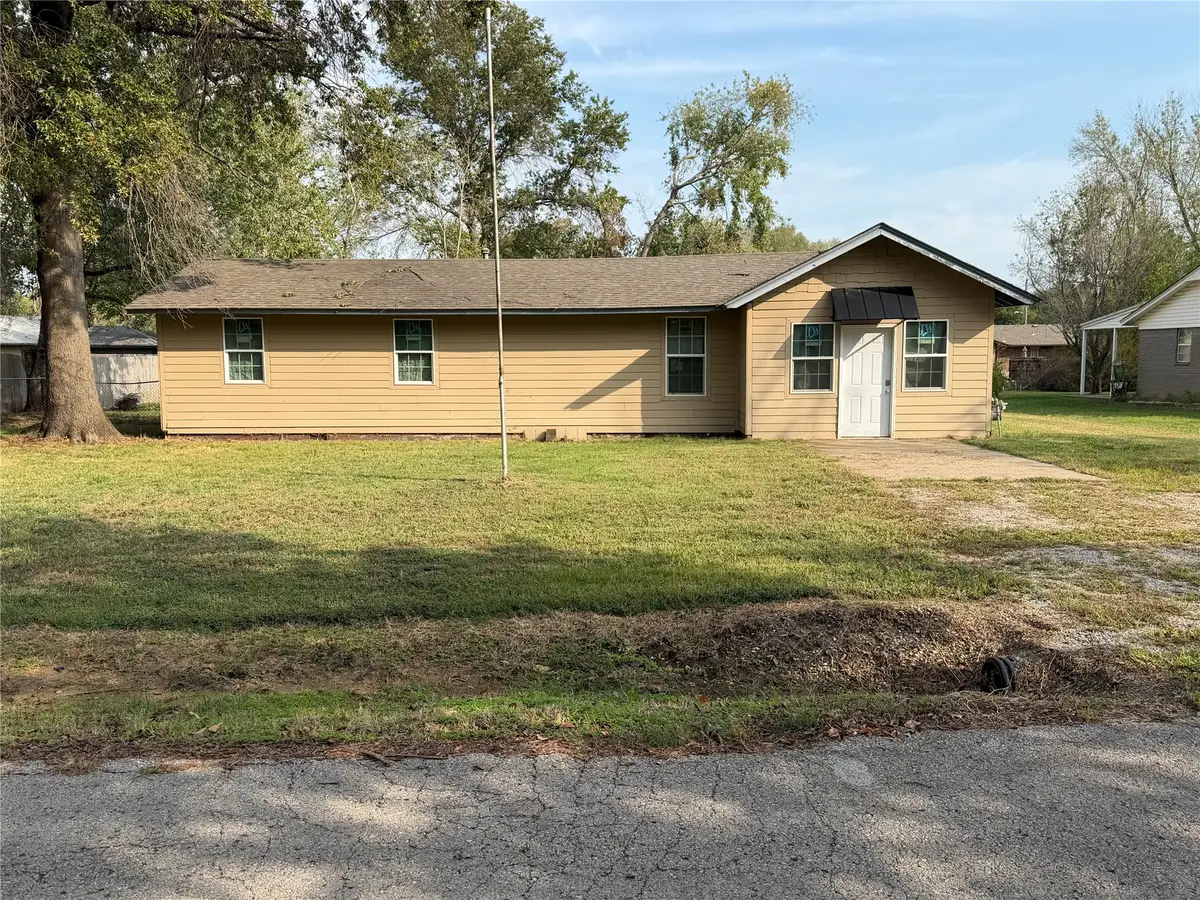 303 W Layton Street, Chelsea, OK 74016 - #1