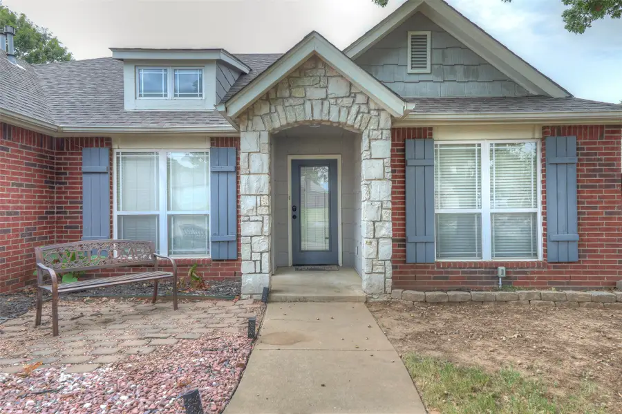9702 N 99th East Avenue, Owasso, OK 74055 - #2