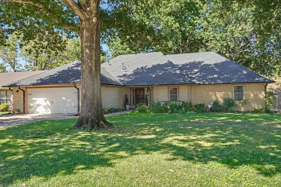 8008 S Lakewood Avenue, Tulsa, OK 74136 - #2