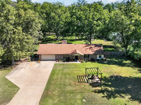 1002 N Hopi Street, Chouteau, OK 74337