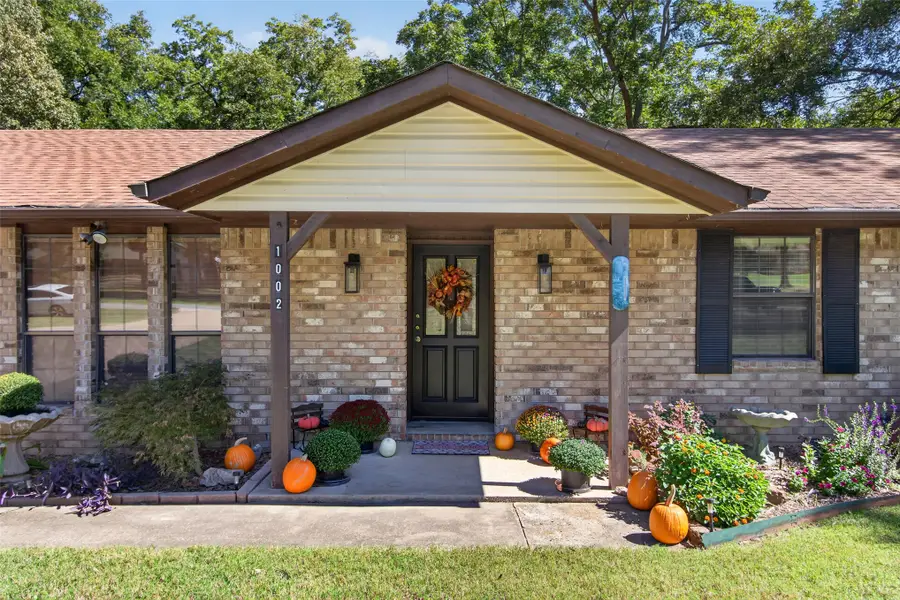 1002 N Hopi Street, Chouteau, OK 74337 - #3