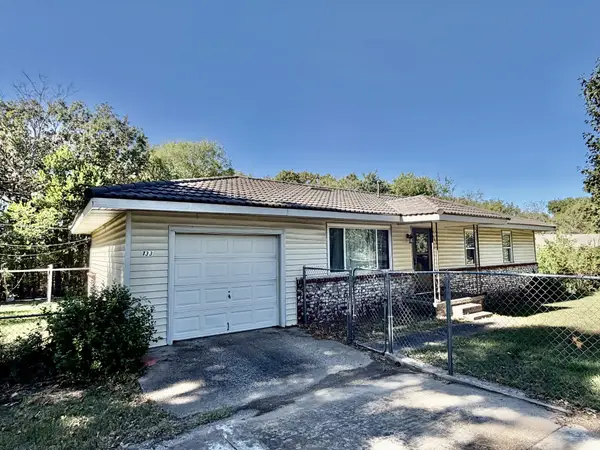 133 W Oak Hill Circle E, Tahlequah, OK 74464