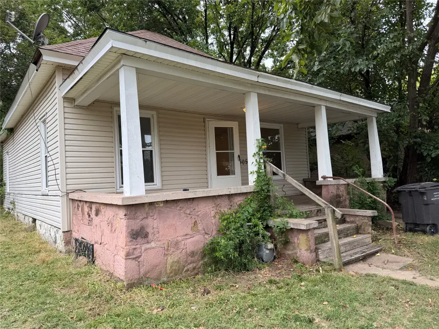 805 S Seneca Avenue, Bartlesville, OK 74003 - #2