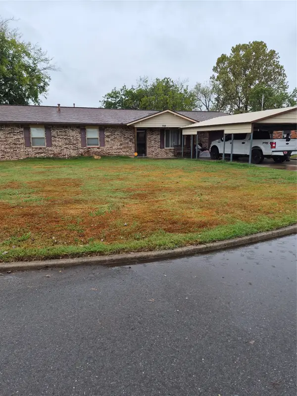 708 SE 3rd Street Se, Checotah, OK 74426