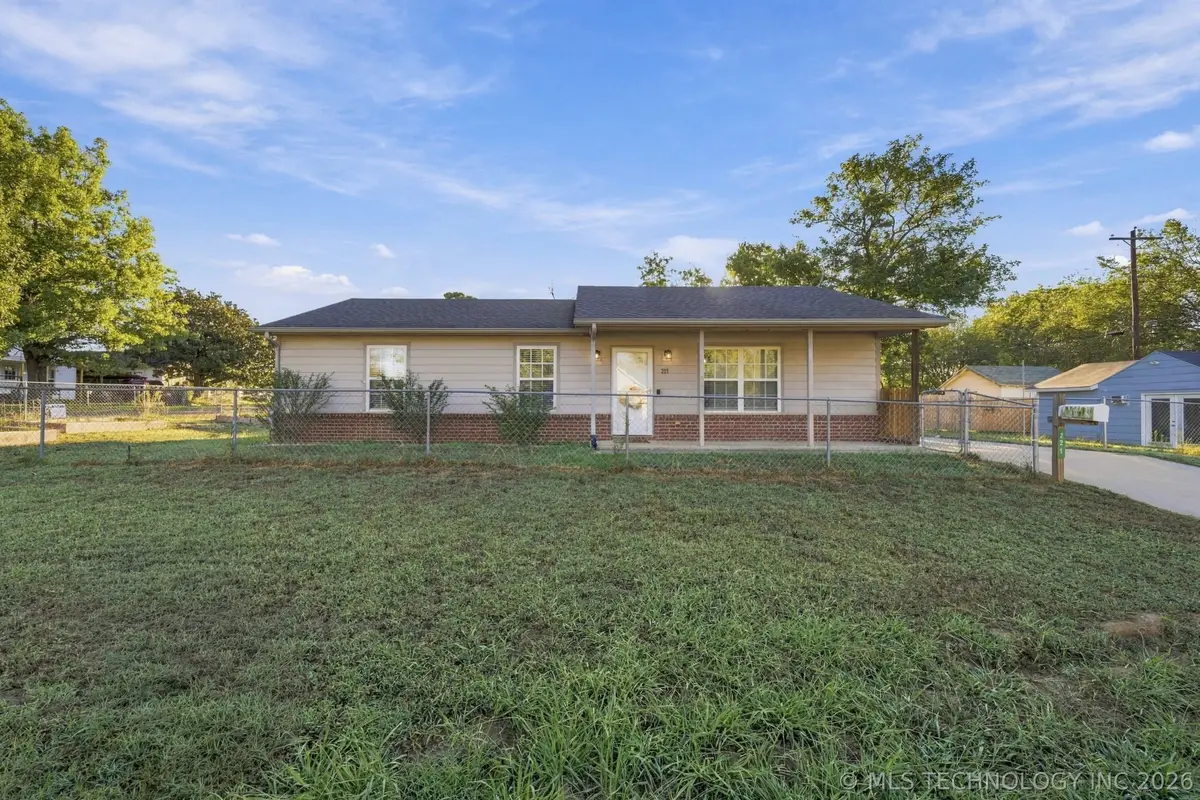 221 N Hickory Street, Bristow, OK 74010 - #1
