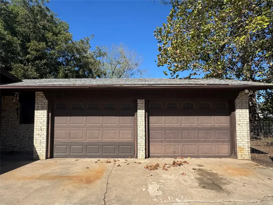 815 W Emberton, Hartshorne, OK 74547 - #3