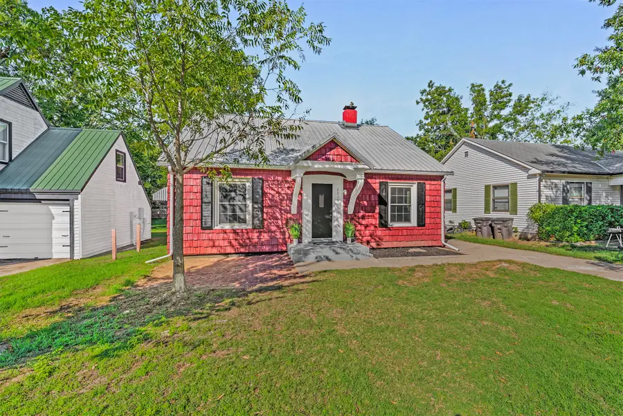 2015 S Dewey Avenue, Bartlesville, OK 74003 - #2