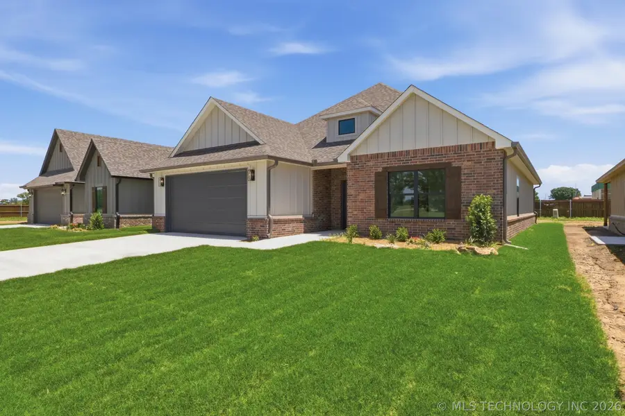 1009 S Chickasaw Street, Skiatook, OK 74070 - #2