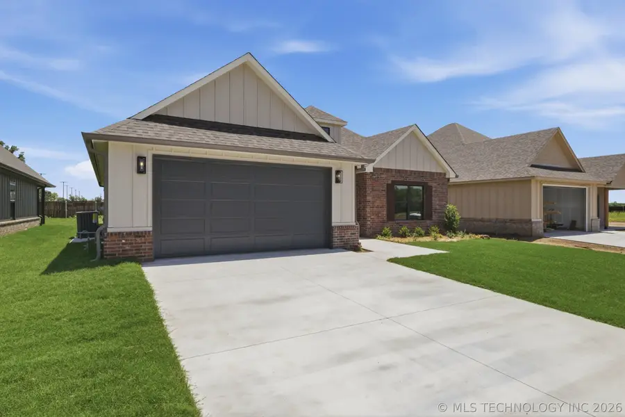 1009 S Chickasaw Street, Skiatook, OK 74070 - #3