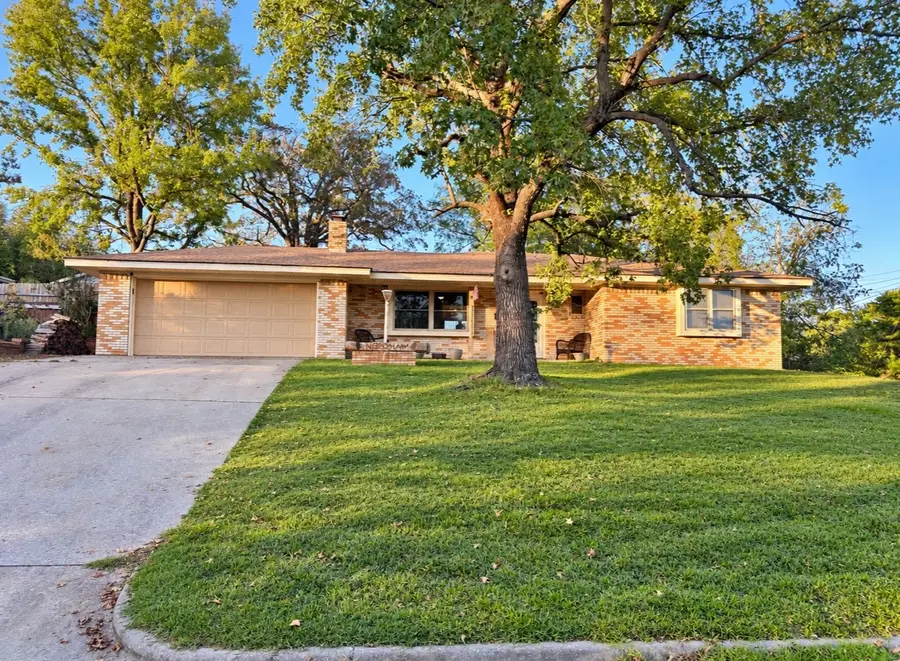 513 E Polk Avenue, McAlester, OK 74501 - #2