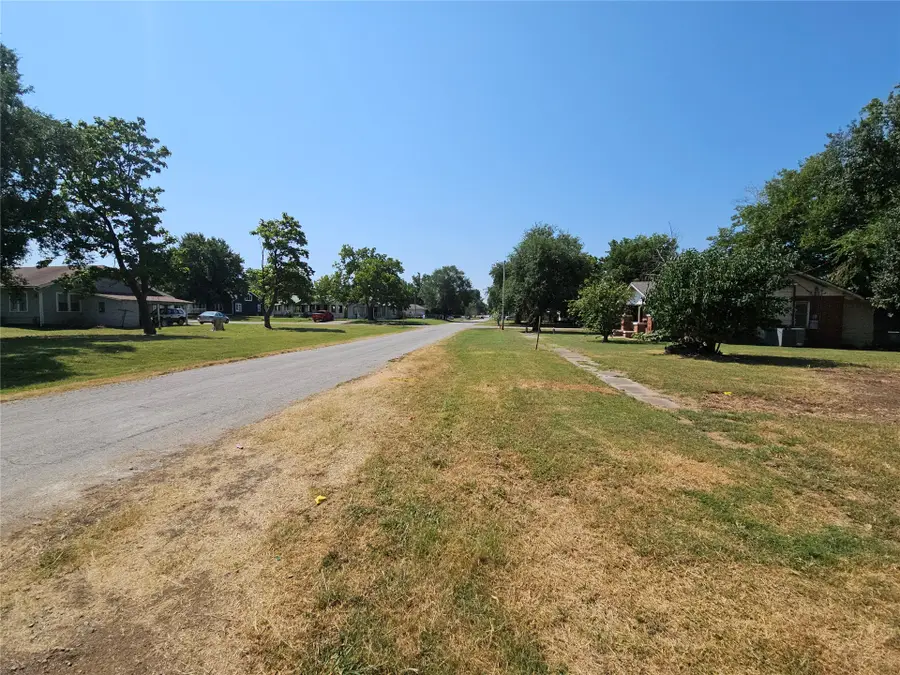 812 N 6th Avenue, Stroud, OK 74079 - #2