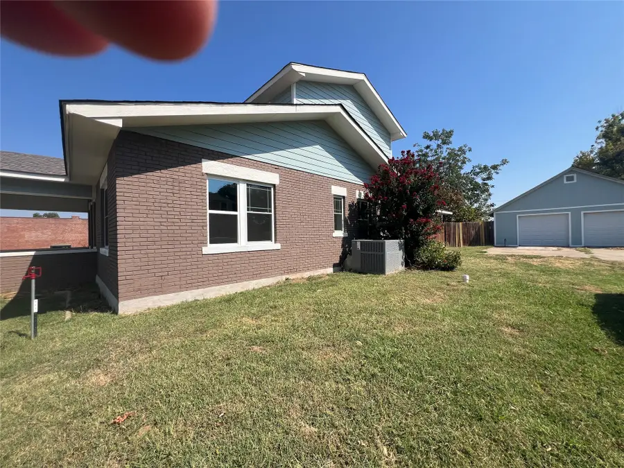 112 S Lee Street W, Fort Gibson, OK 74434 - #3