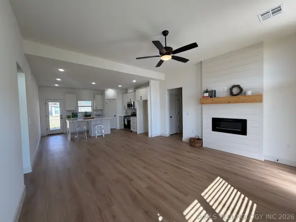10866 S 279th East Avenue, Coweta, OK 74429