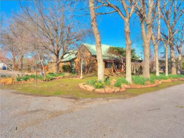 1928 W Idaho, Chickasha, OK 73018