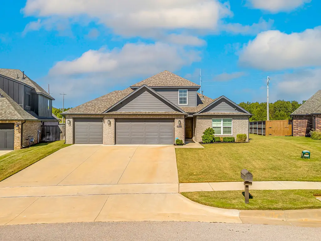 3004 W Tuscon Court S, Broken Arrow, OK 74011 - #1