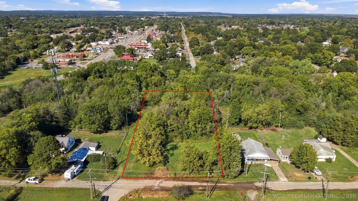 1029 E 12th Street, Okmulgee, OK 74447 - #1