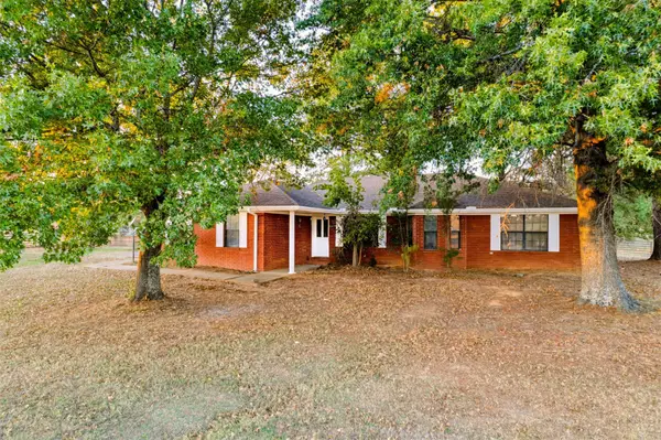 465583 Highway 141, Gans, OK 74936