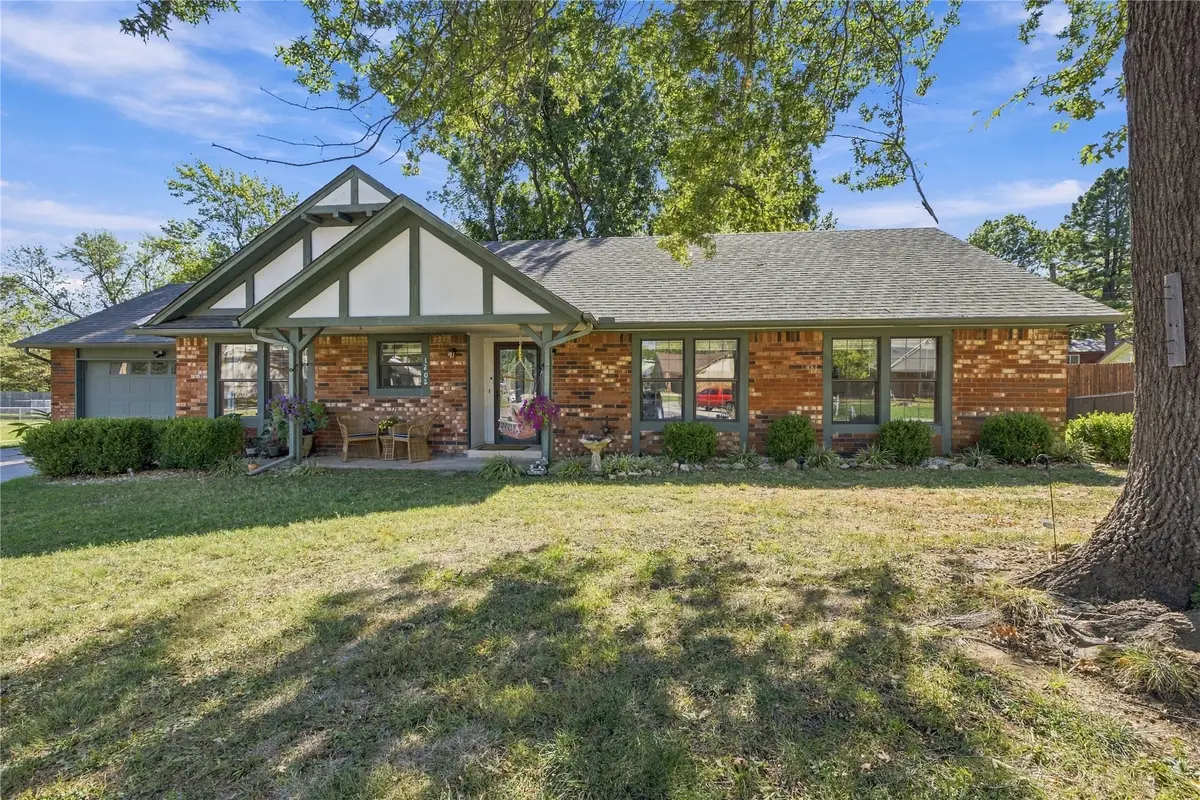 1202 Oklahoma Place, Claremore, OK 74017 - #1
