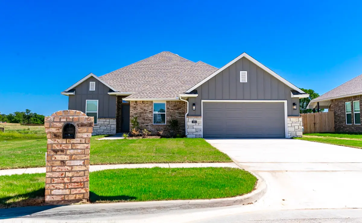 203 S 25th Street, Collinsville, OK 74021 - #1