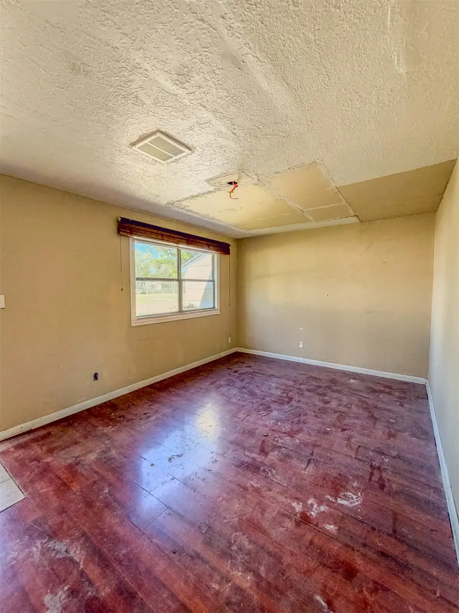 208 SW 24th, Lawton, OK 73505 - #3