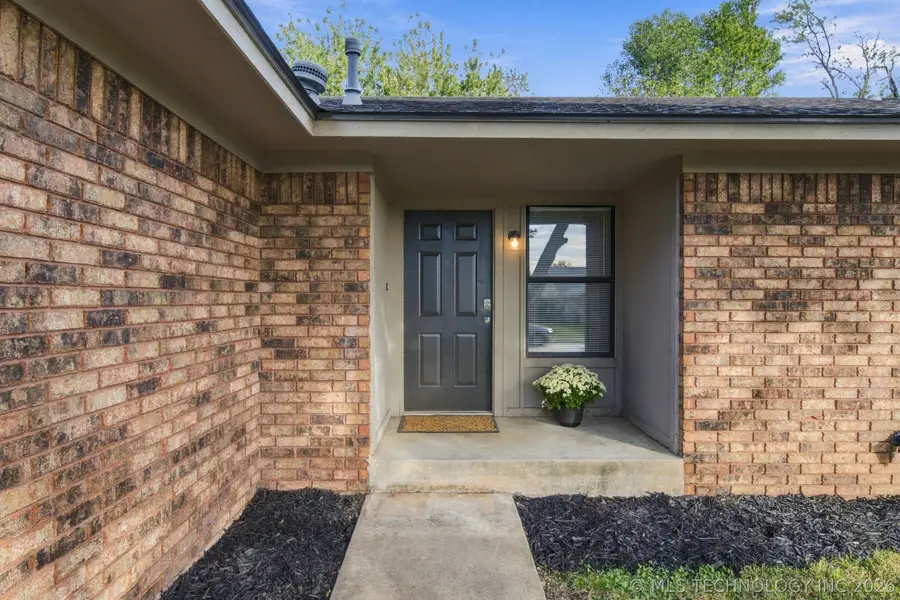2813 S 123rd East Avenue, Tulsa, OK 74129 - #2