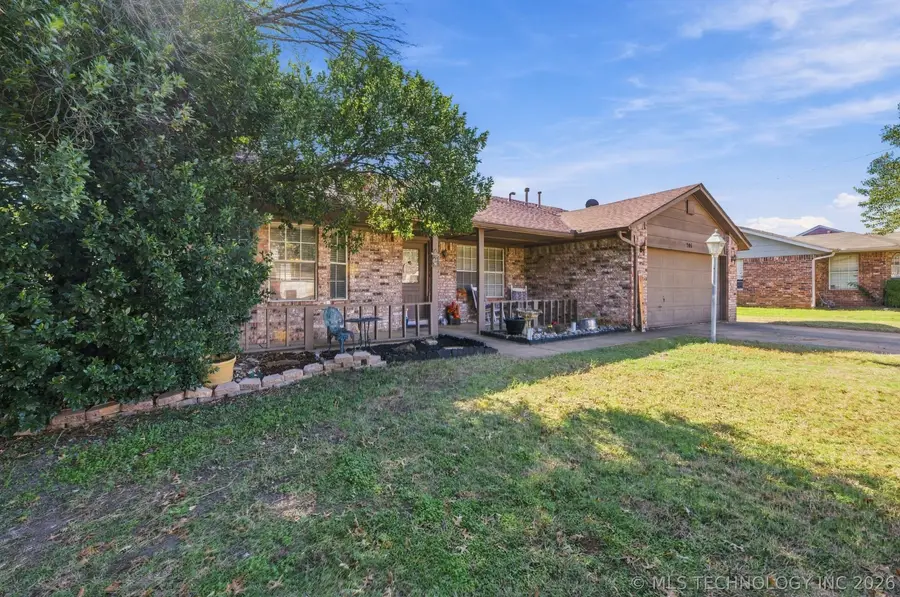 306 W 47th Street S, Sand Springs, OK 74063 - #2