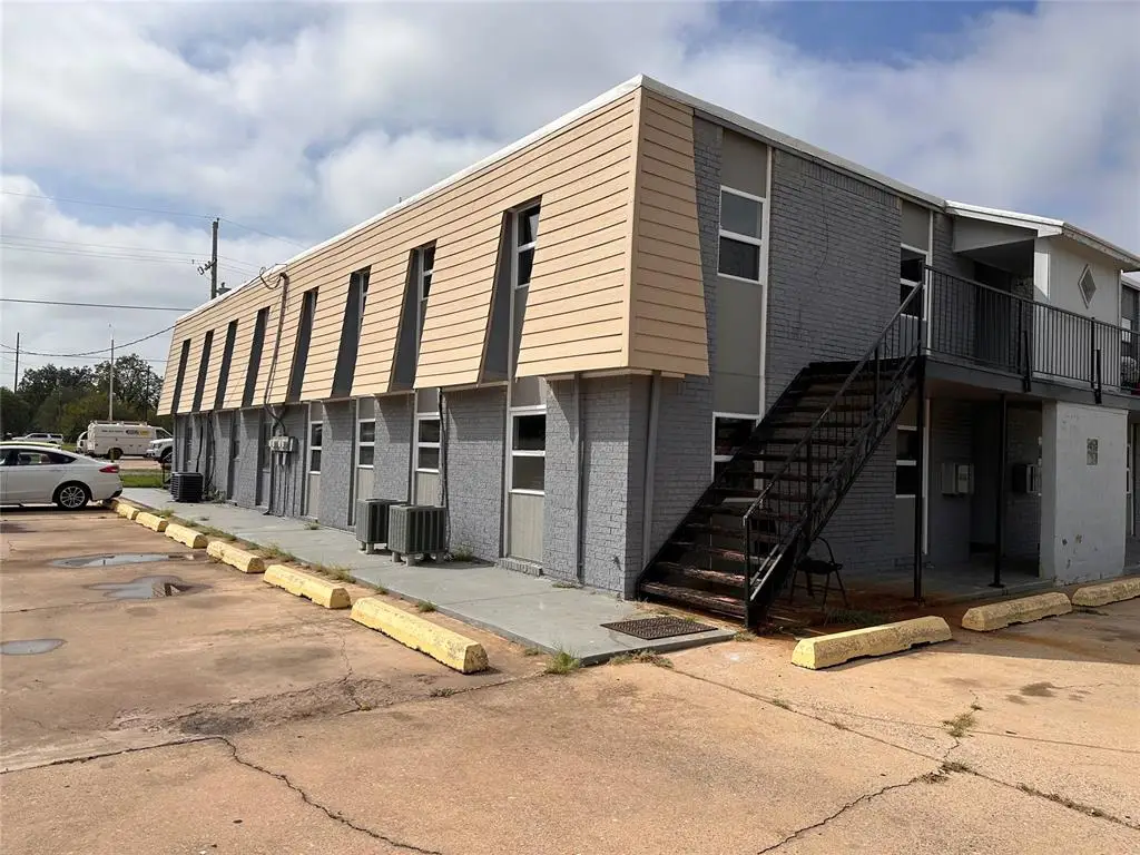 1002 SW Summit Avenue, Lawton, OK 73501 - Image #1