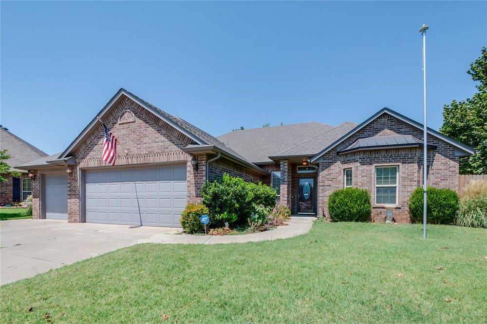 9109 NW 81st Street, Yukon, OK 73099 BHGRE