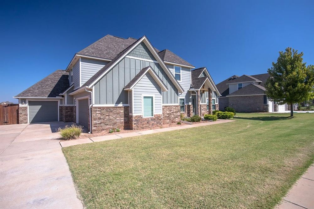 10009 NW 98th Street, Yukon, OK 73099 BHGRE