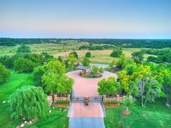 6001 Harper Creek Trail, Edmond, OK 73034