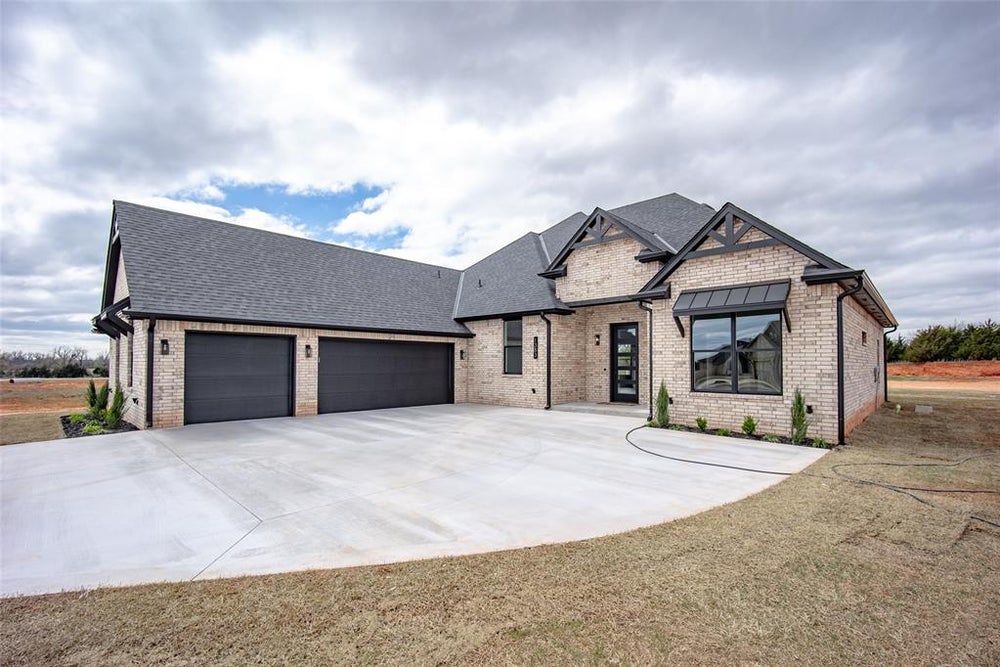1383 S Gabes Court, Mustang, OK 73064 BHGRE
