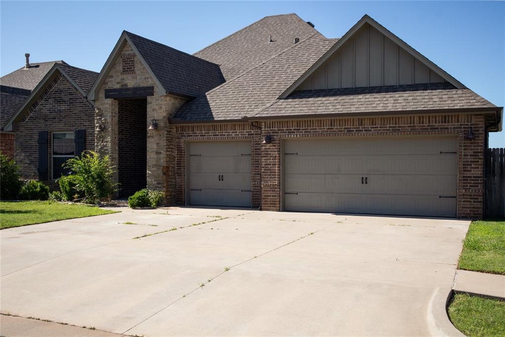 901 NW 188th Street, Edmond, OK 73012 BHGRE