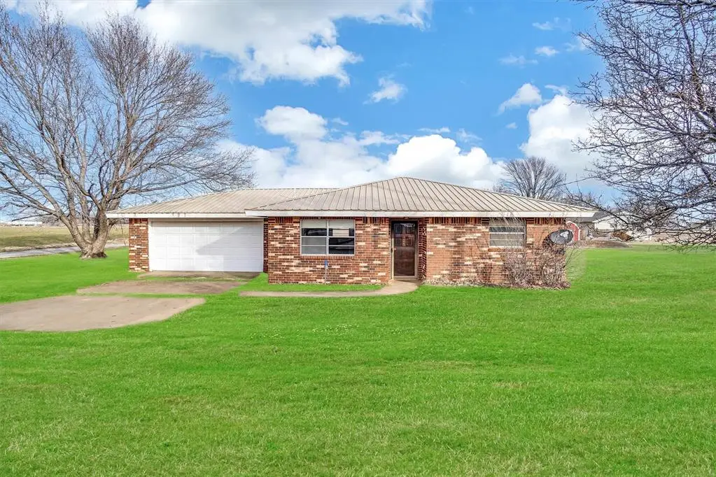 105 NW Boundry Road, Erick, OK 73645 - Image #1