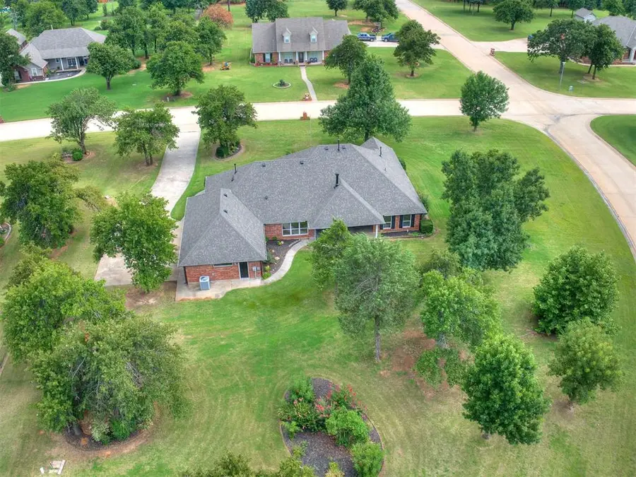 16523 Cobblestone Circle, Choctaw, OK 73020 - Image #3