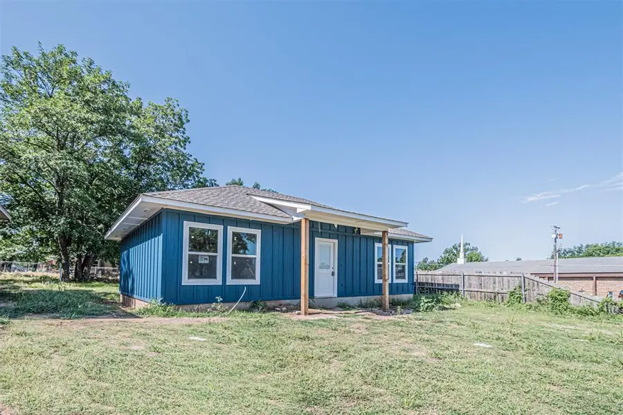 2014 Willow Place, Blackwell, OK 74631 - #2