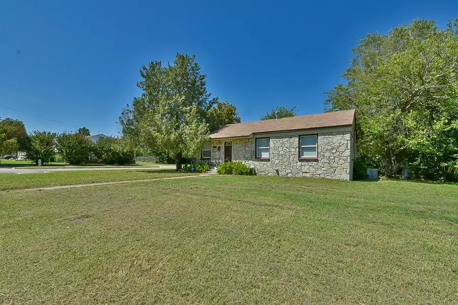 501 E Showalter Drive, Midwest City, OK 73110 - #2