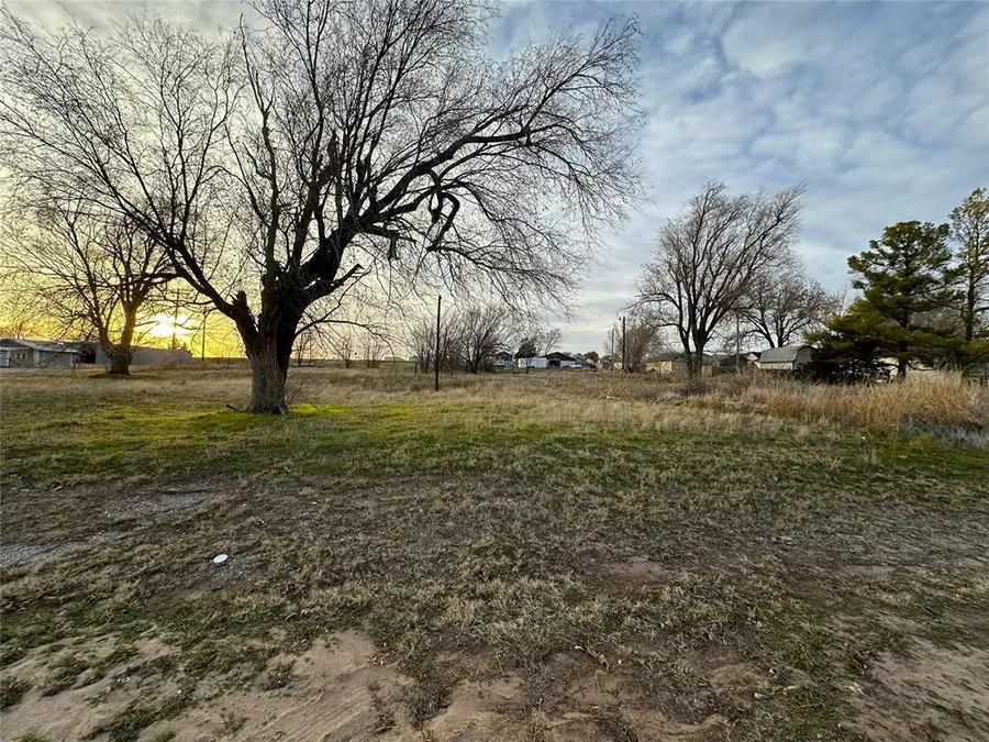 707 S Louis Tittle Avenue, Mangum, OK 73554 - Image #2