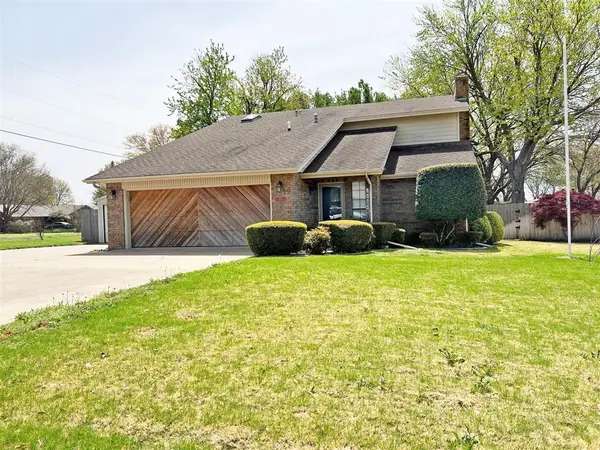 2400 Woodleaf Court, Ardmore, OK 73401