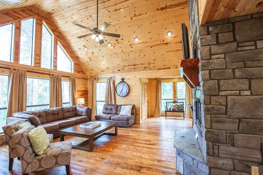 165 Huckleberry Trail, Broken Bow, OK 74728 - Image #3