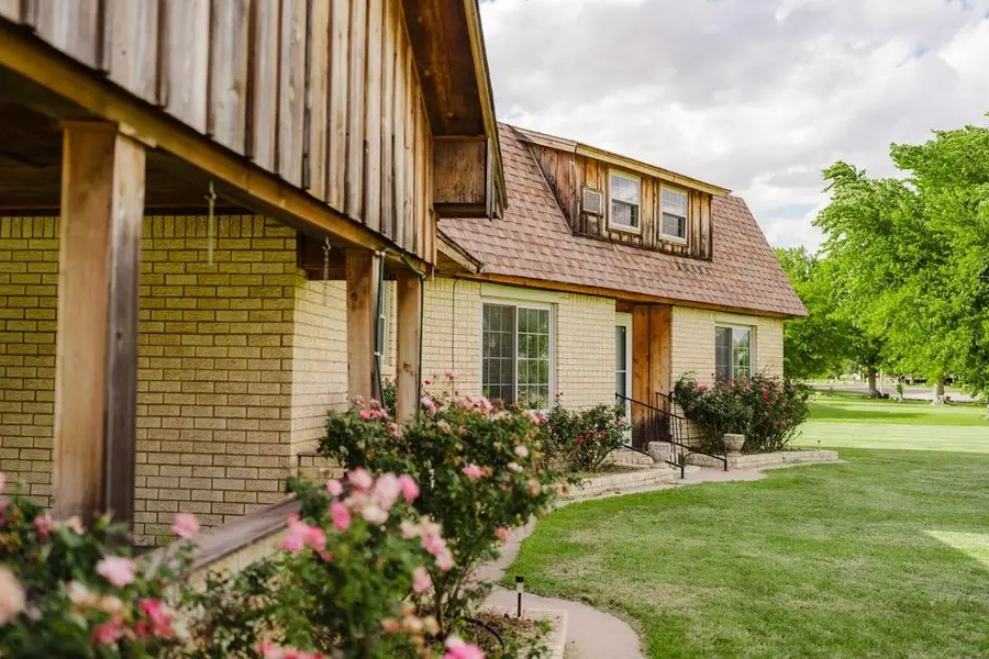 503 N Sheb Wooley Avenue, Erick, OK 73645 - Image #3