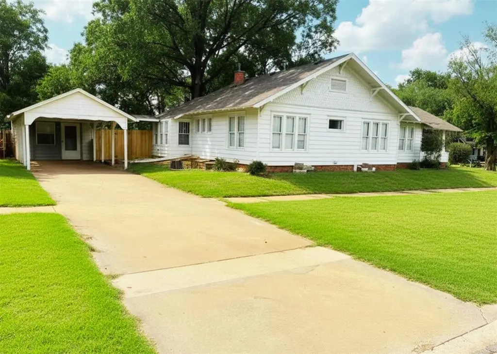 303 N Washington Avenue, Elk City, OK 73644 - #1