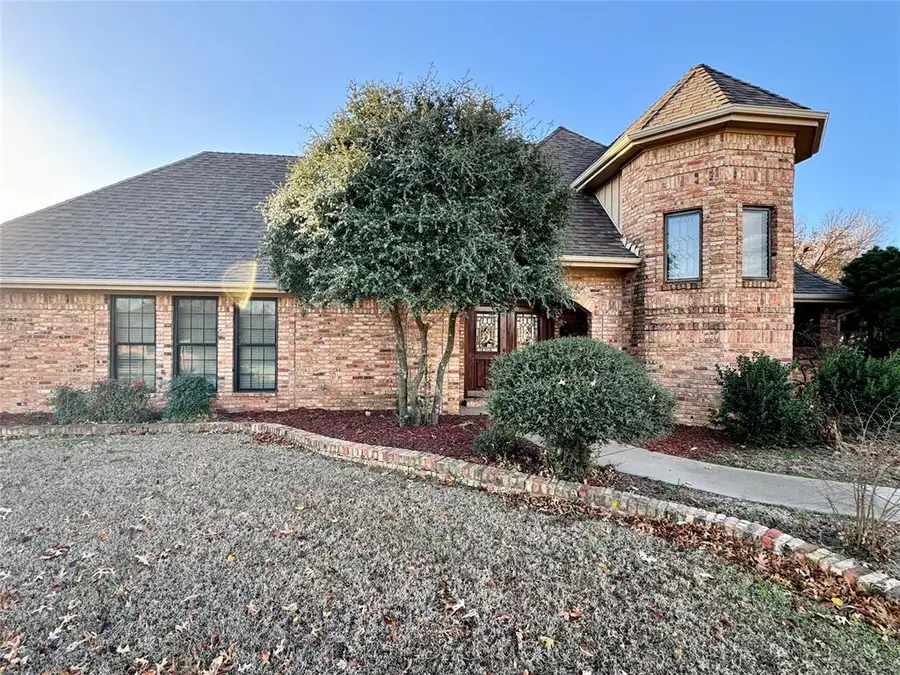 402 Flanders Drive, Chickasha, OK 73018 - Image #2