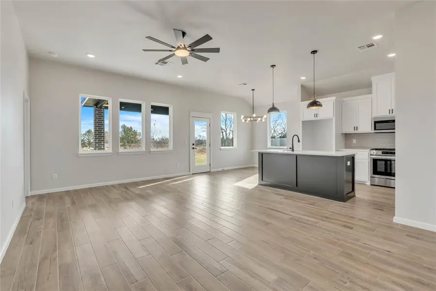 642 Grand Sycamore Drive, Washington, OK 73093 - Image #3