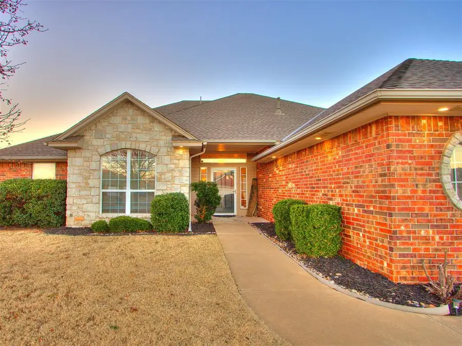 16909 Gladstone Circle, Edmond, OK 73012 - Image #3