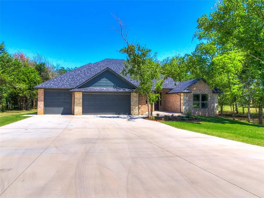 9070 Oak Tree Circle, Edmond, OK 73025 - Image #2