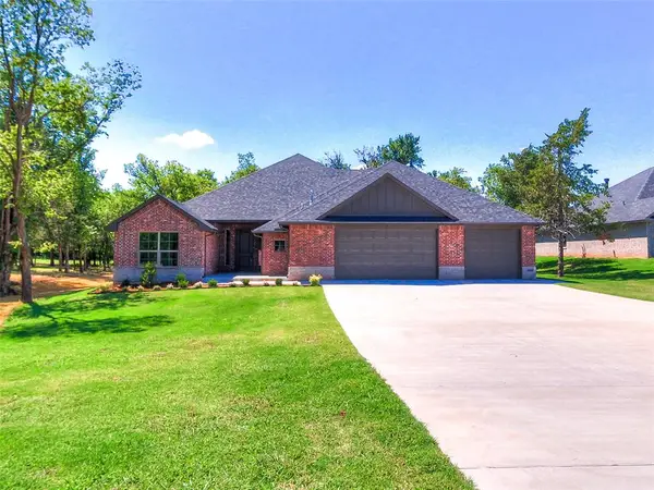 9071 Oak Tree Circle, Edmond, OK 73025